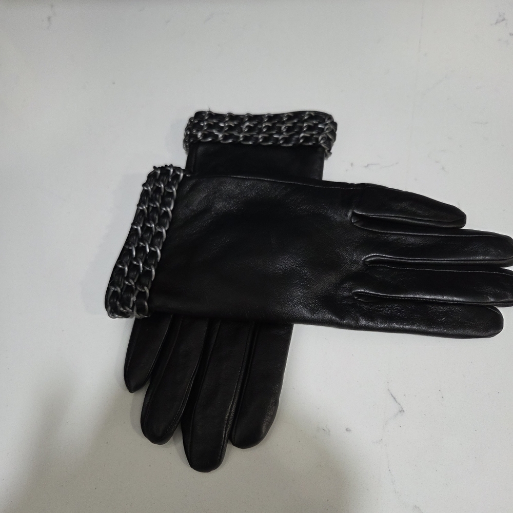 100% Soft Leather Gloves with Chain Detail At Wrist Screen Friendly Lined LG